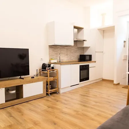 Apartment La Piccola